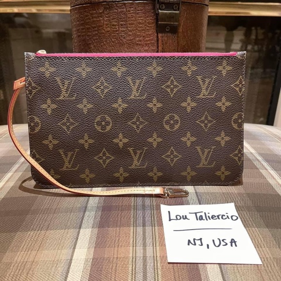 louis vuitton monogram pouch